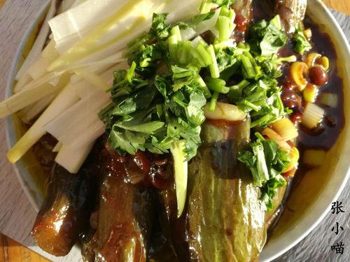 农村吃茭瓜蘸酱,茭瓜蘸酱，传统美食新体验